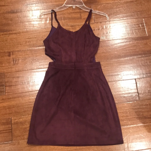 Maroon faux suede cut out dress - Picture 4 of 5